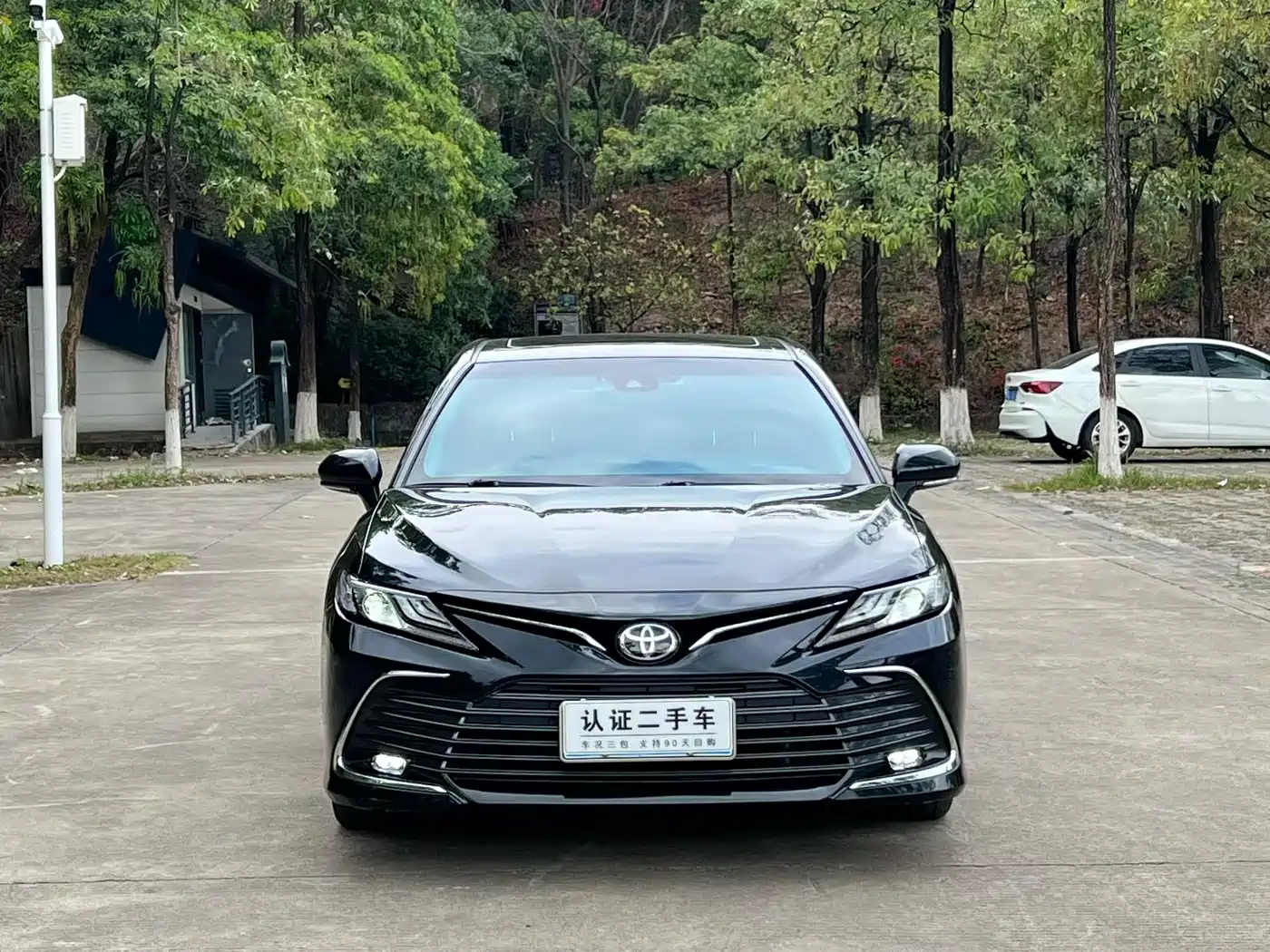 Toyota Camry 2023 2.0G Luxury Edition фото 2