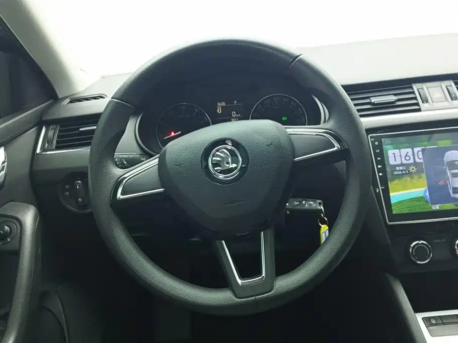 Škoda Octavia 2017 1.6L Automatic Pioneer Edition фото 15