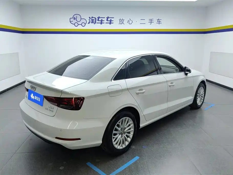Audi A3 2016 Limousine 35 TFSI Progressive фото 3