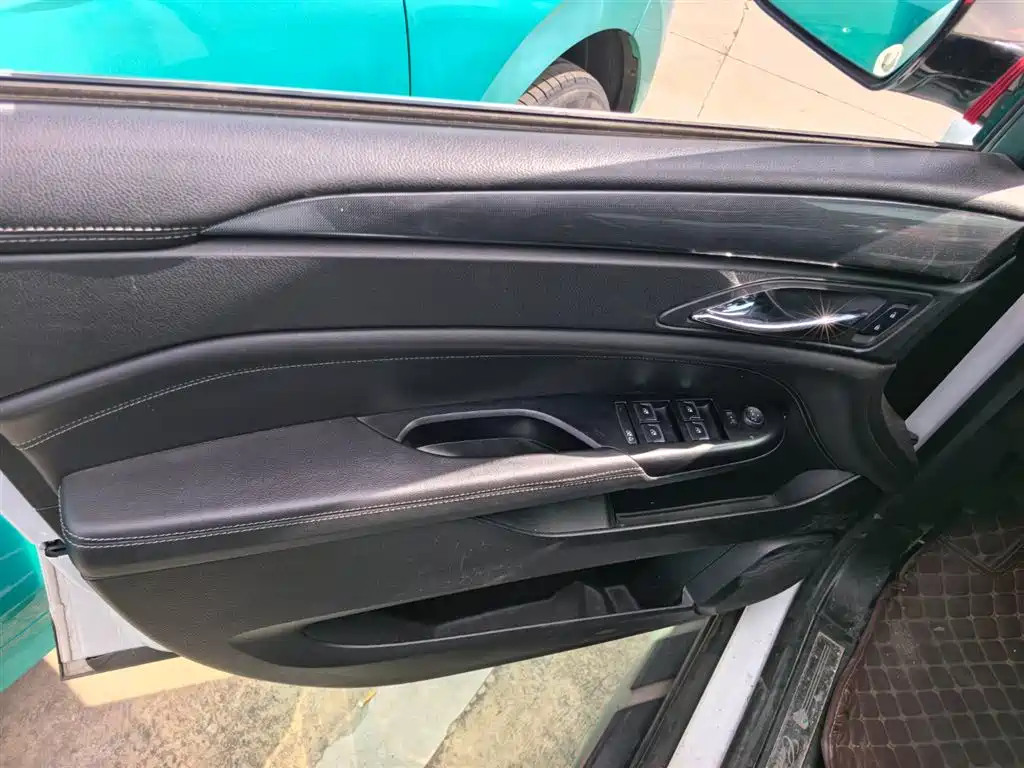 Cadillac SRX 2015 3.0L Comfort фото 6