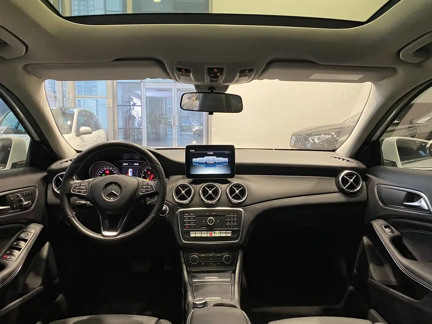 Mercedes-Benz GLA 2017 GLA 200 Dynamic фото 9