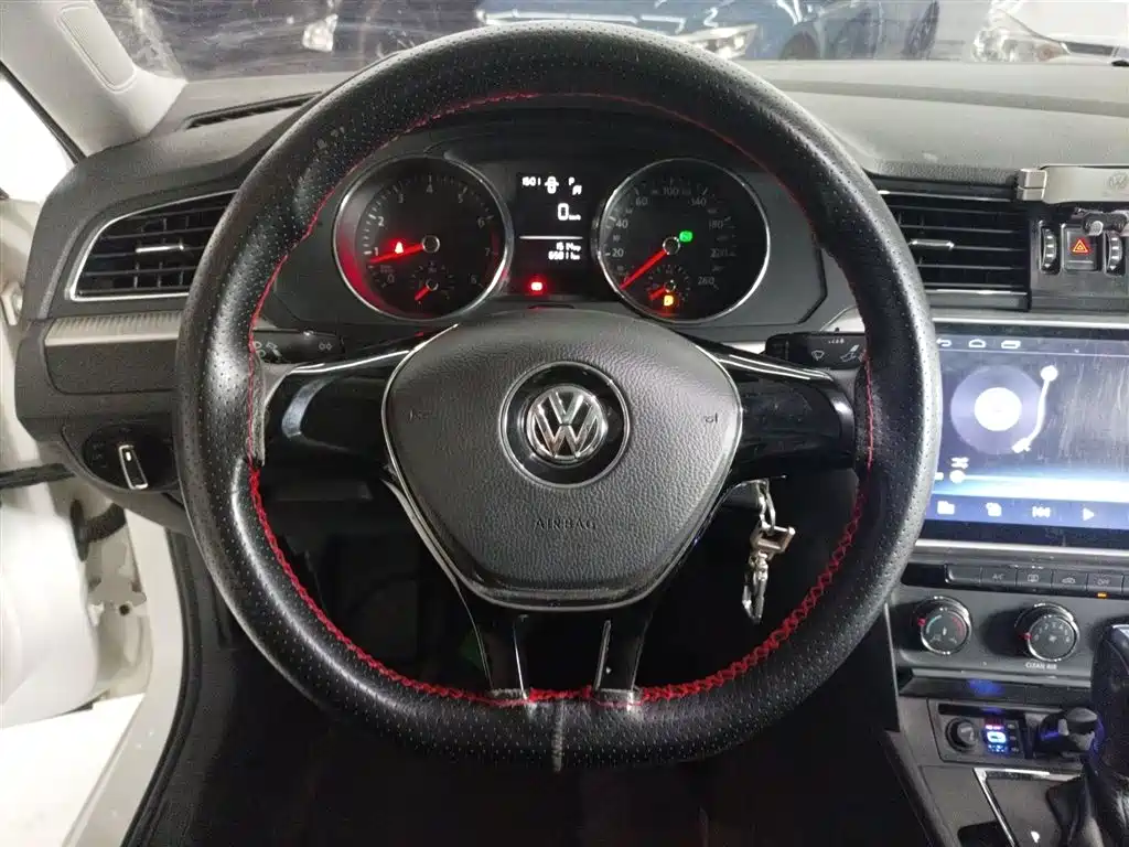 Volkswagen Lamando 2018 230TSI DSG Trend Edition фото 3