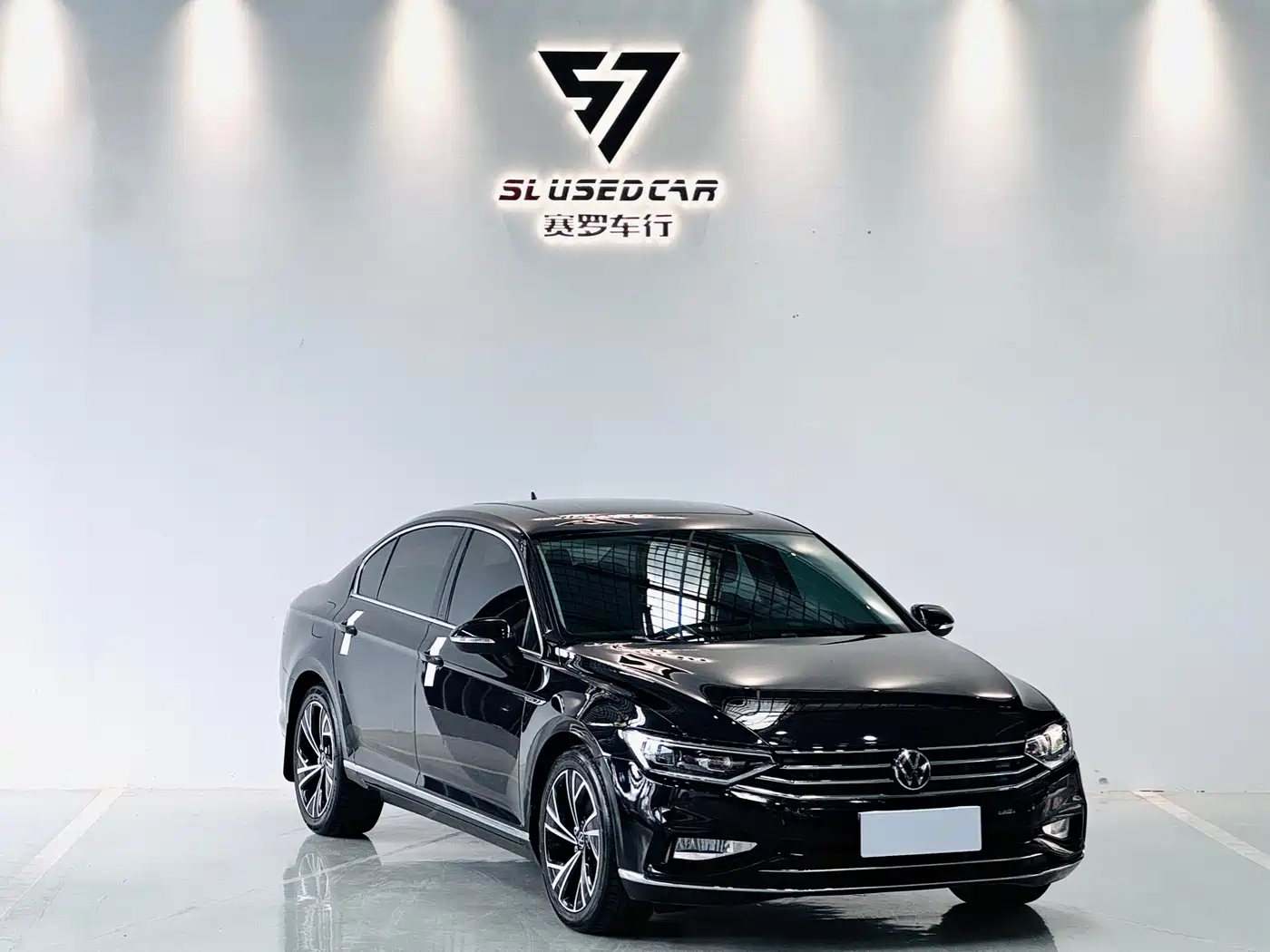 Volkswagen Magotan 2021 330TSI DSG 30th Anniversary Edition фото 3
