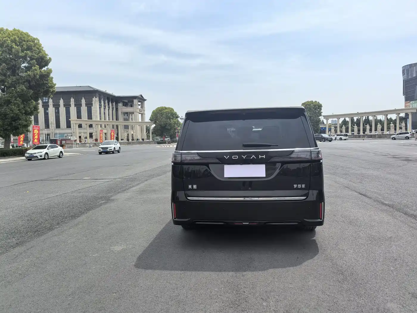 Voyah Auto Voyah Dreamer 2025 PHEV AWD Flagship Qian Kun Edition фото 5