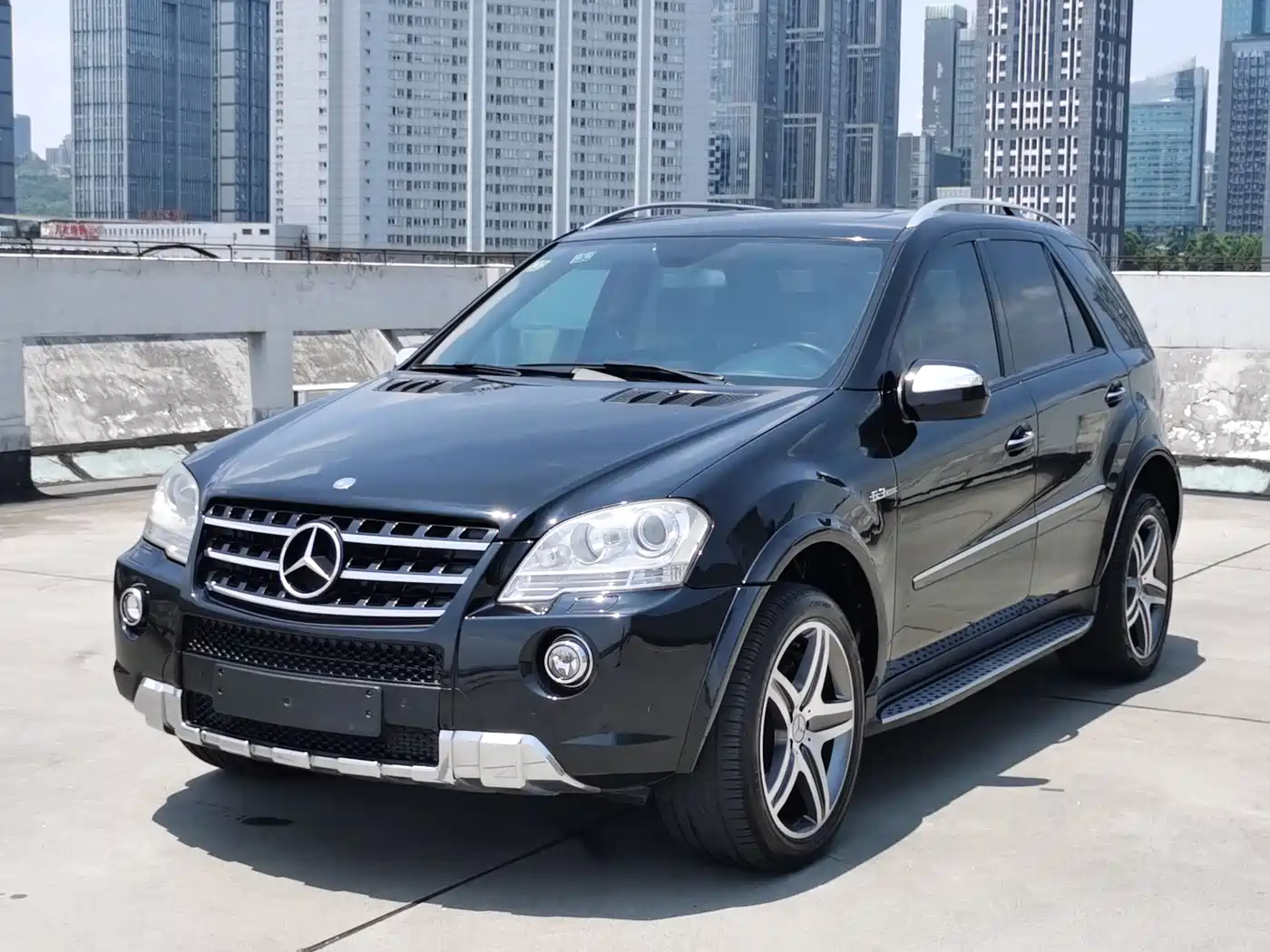 Mercedes-Benz M-Class AMG 2011 AMG ML 63
