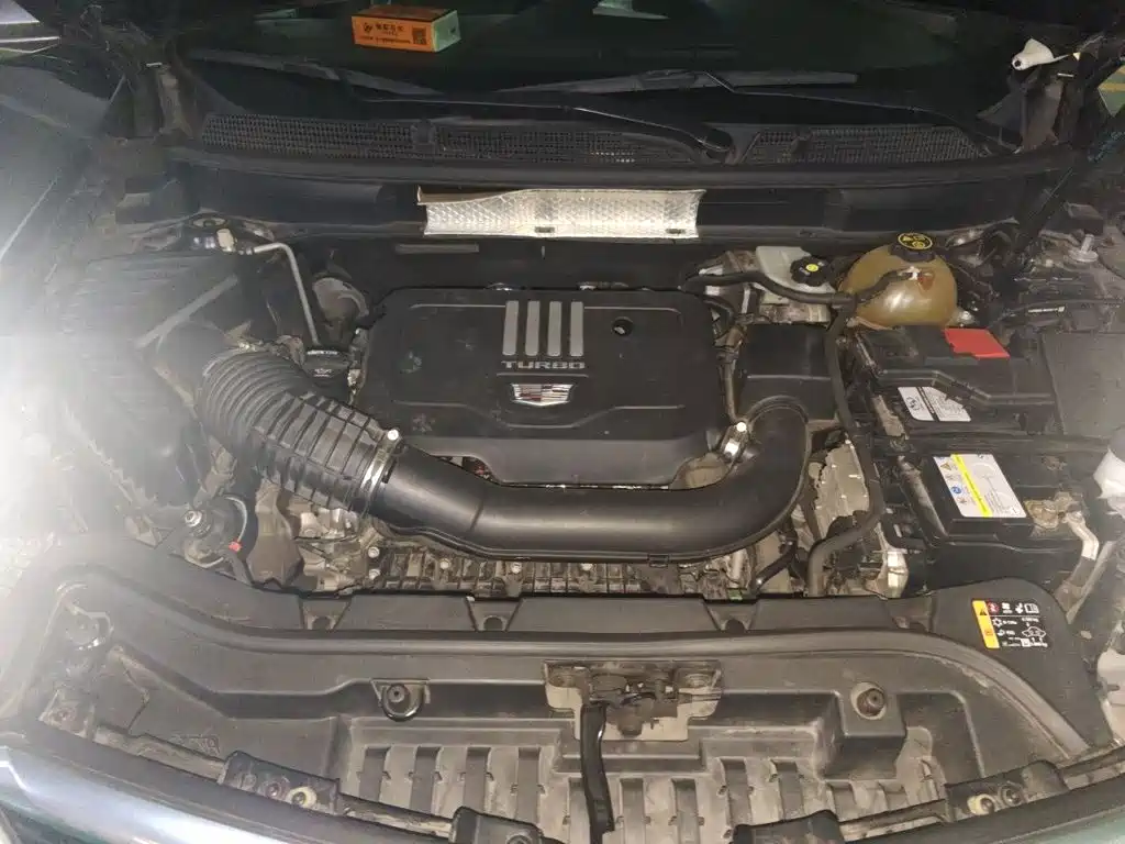 Фото 21 - Cadillac XT5