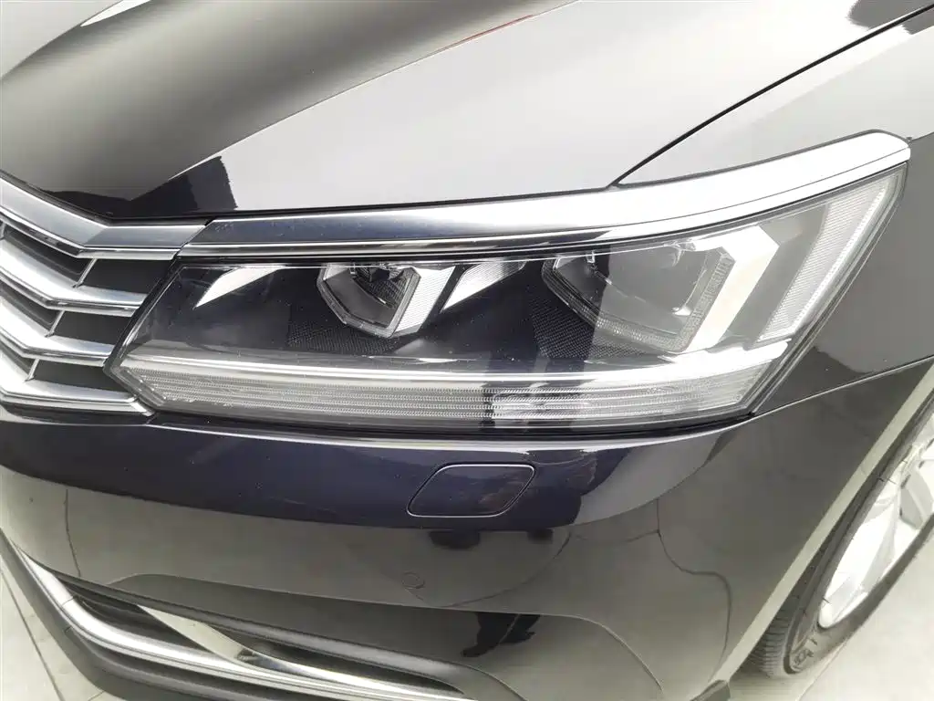 Volkswagen Passat 2016 330TSI DSG Executive Edition фото 7