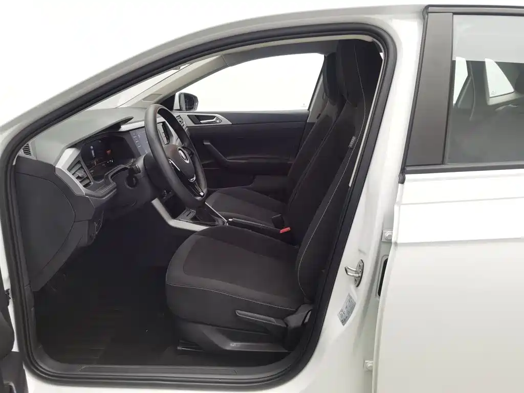 Volkswagen Polo 2023 Facelift Plus 1.5L Auto Joyful Living Edition фото 10