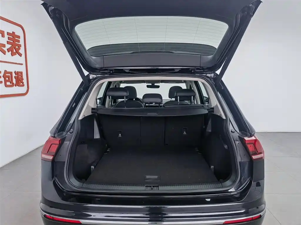 Volkswagen Tiguan L 2021 330TSI Automatic 2WD R-Line Premium фото 16
