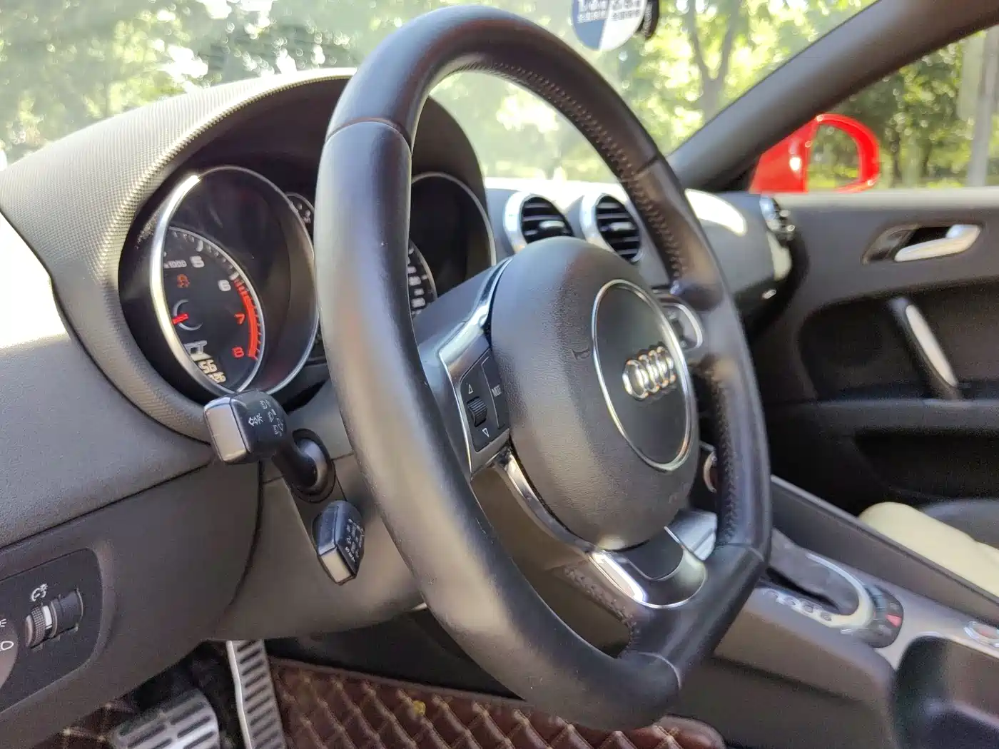 Фото 25 - Audi TT