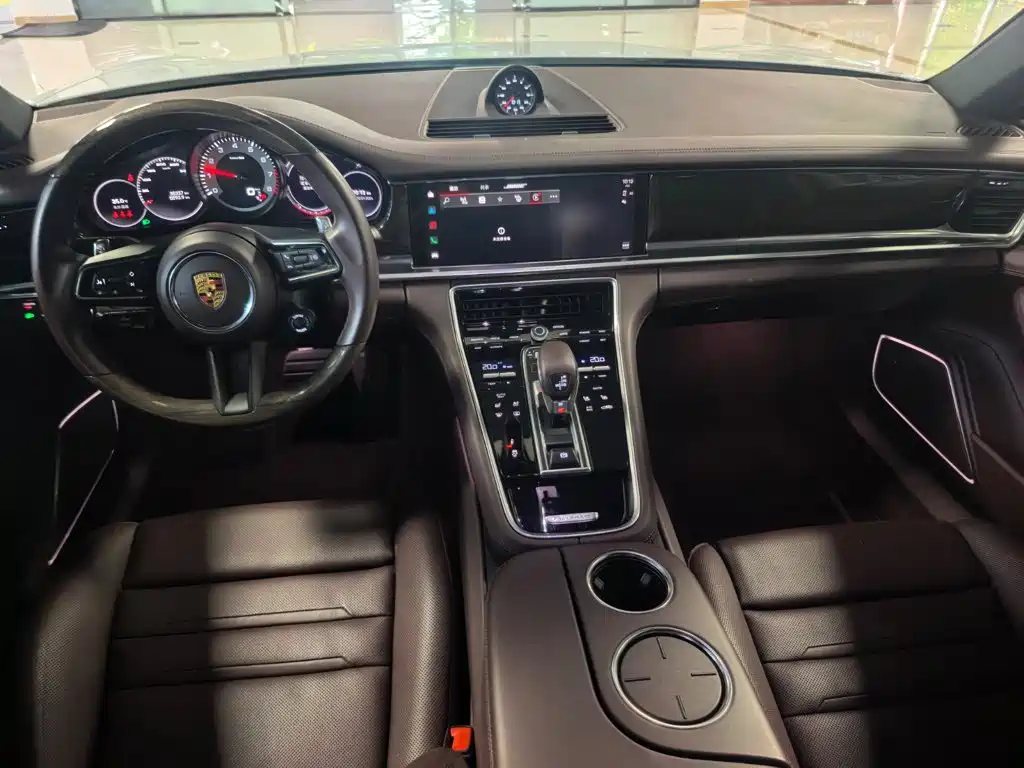 Фото 8 - Porsche Panamera
