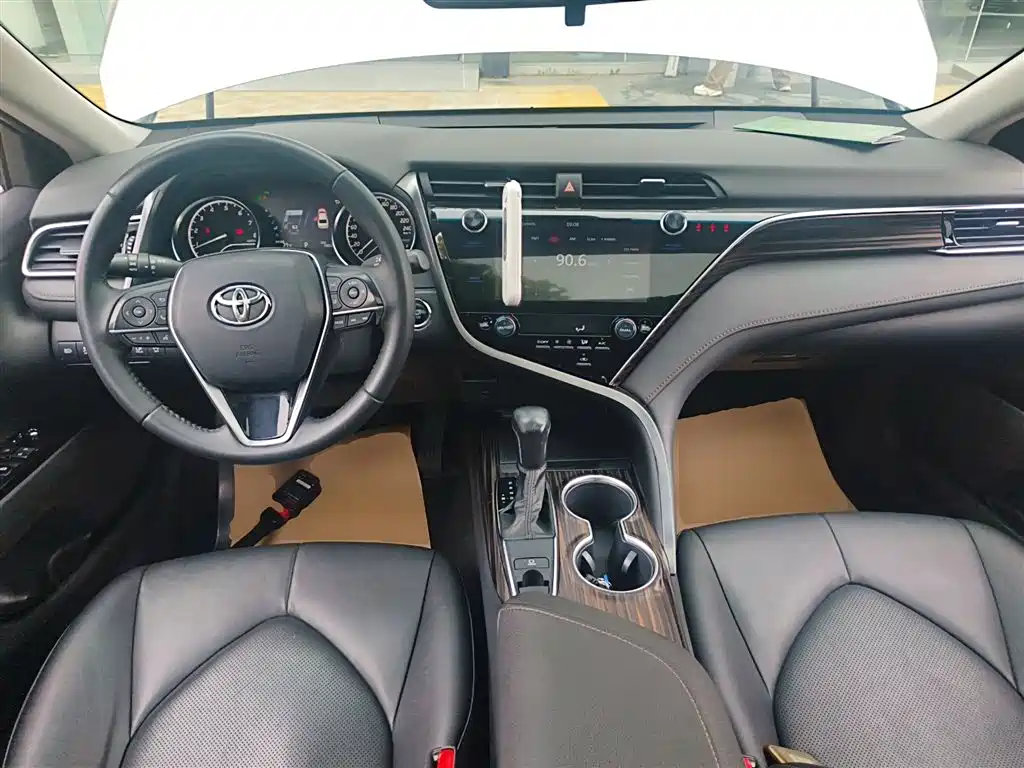 Toyota Camry 2019 Facelift 2.0G Luxury Edition фото 6