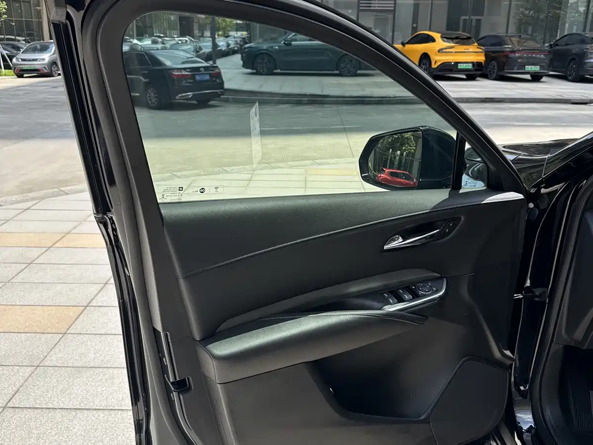 Cadillac XT4, миниатюра 12