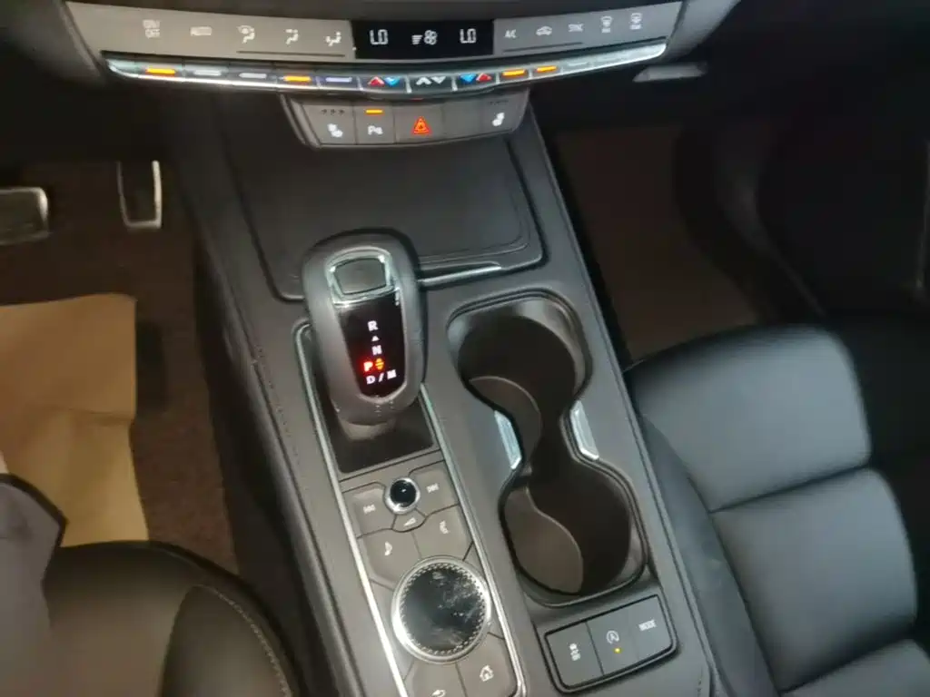 Cadillac XT4 2018 2018 28T 2WD Luxury Sport Type