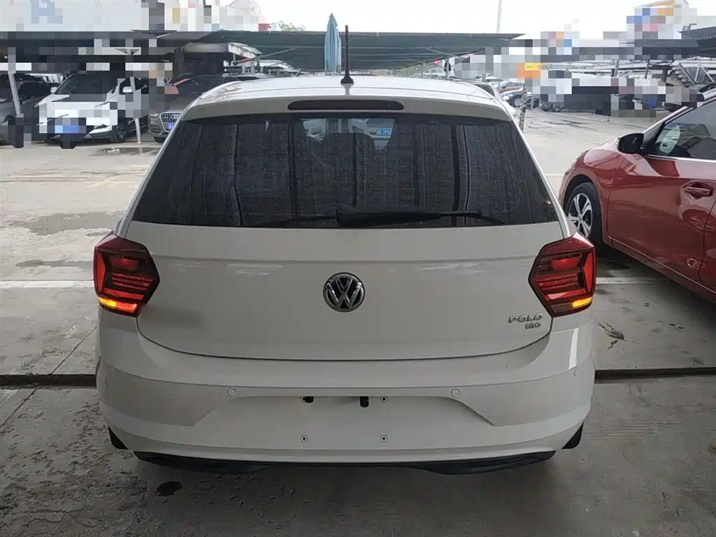 Volkswagen Polo 2019 Plus 1.5L Automatic Panorama Enjoyment Edition фото 6