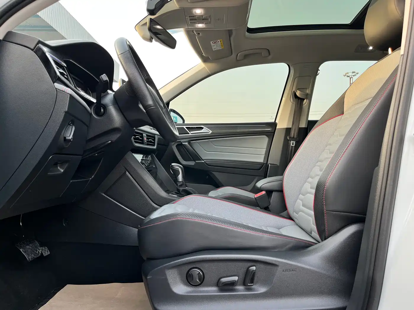 VOLKSWAGEN TIGUAN L NEW ENERGY