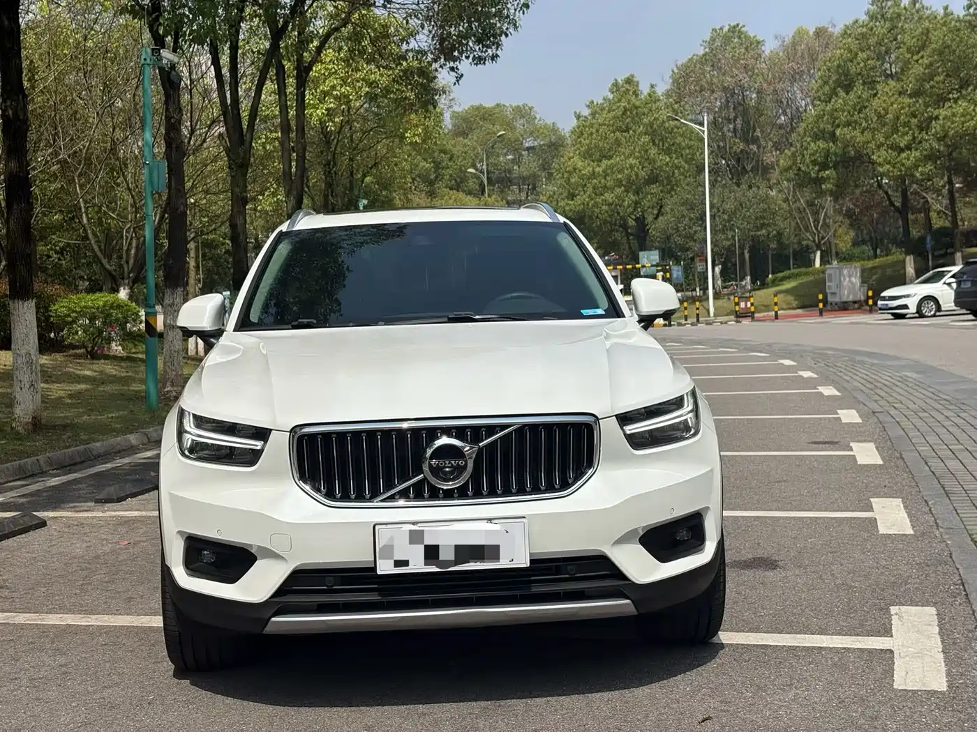 Photo 2 - Volvo XC40
