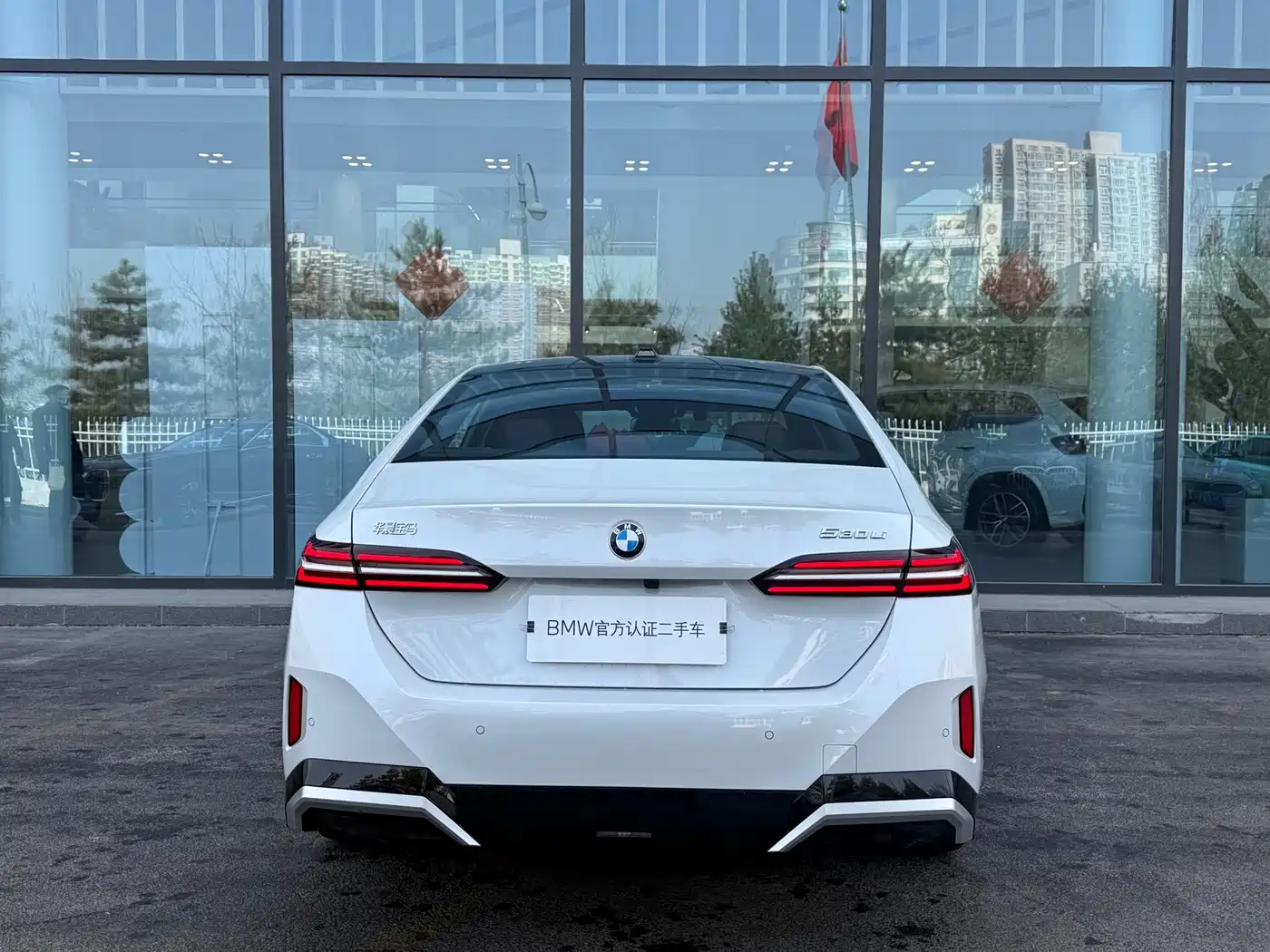 BMW 5 Series 2025 530Li Premium M Sport Package фото 8