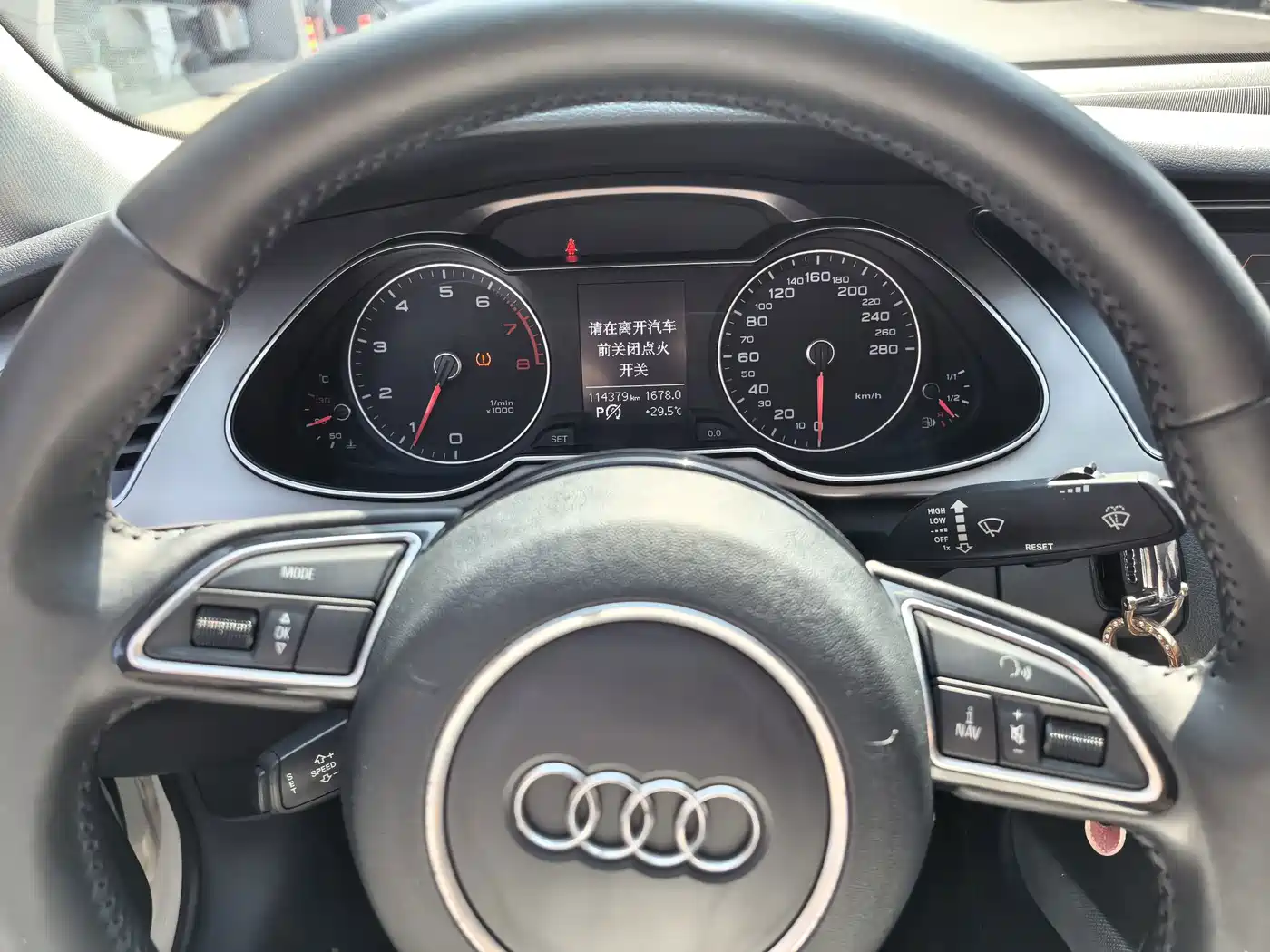 Фото 10 - Audi A4L