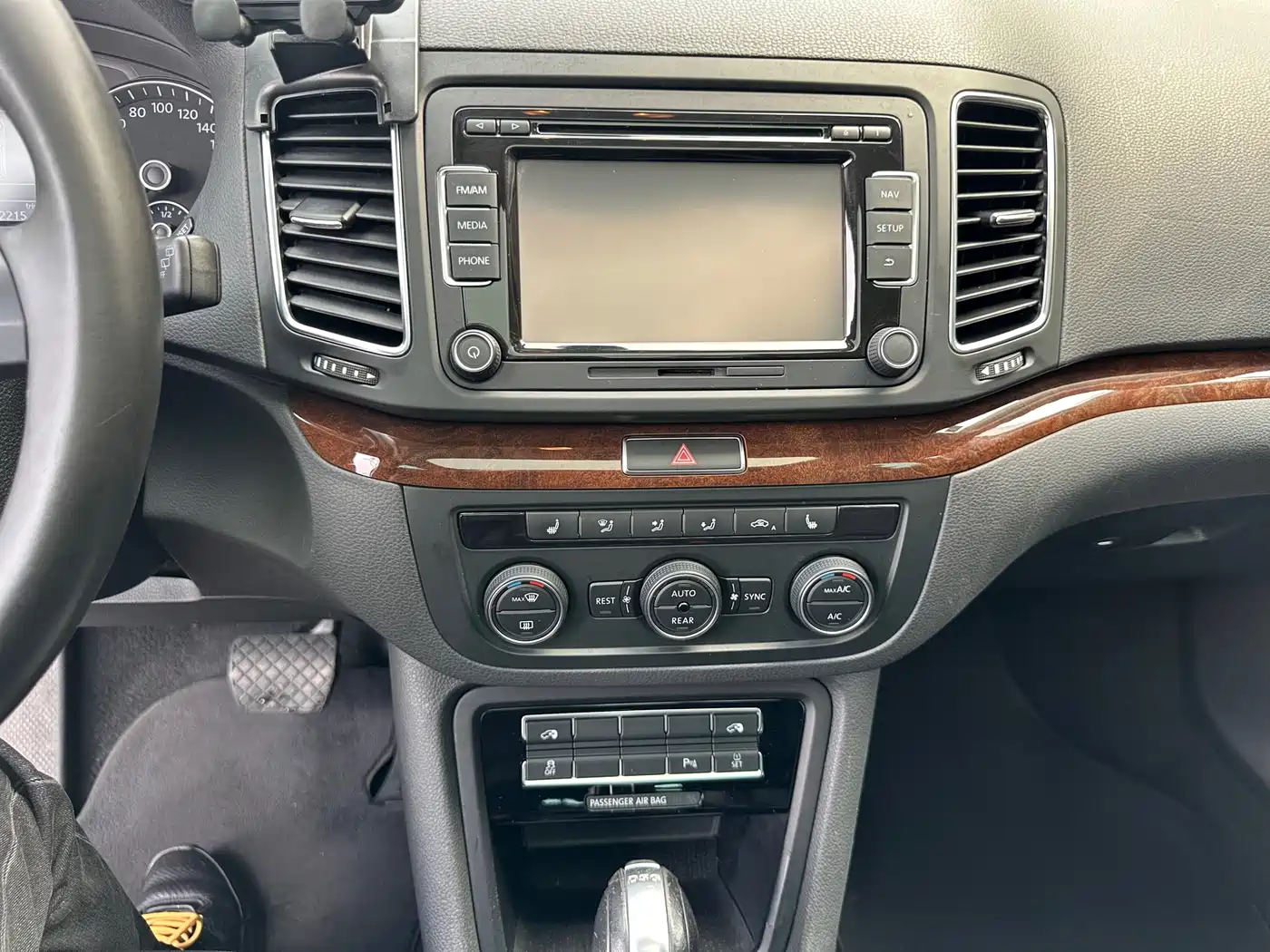 Volkswagen Sharan 2014 2.0TSI Comfort фото 16