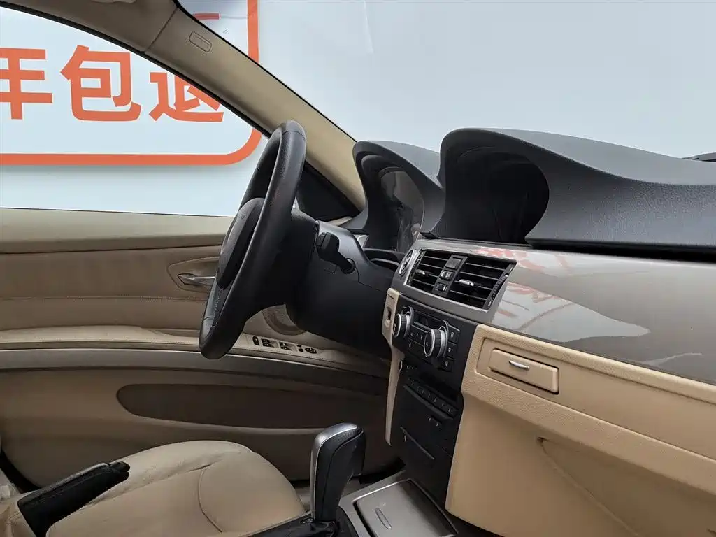 BMW 3 Series 2012 320i Luxury фото 22