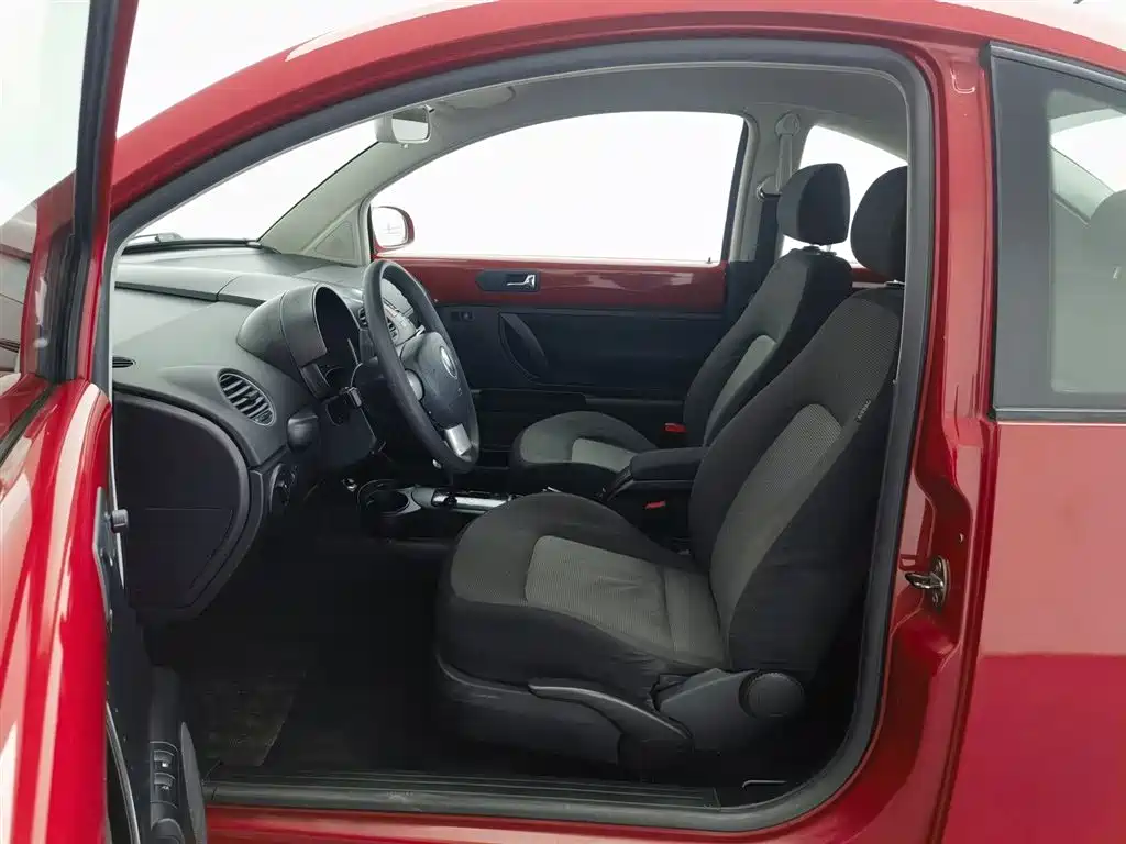 Volkswagen Beetle 2010 Model 1.6 AT фото 10