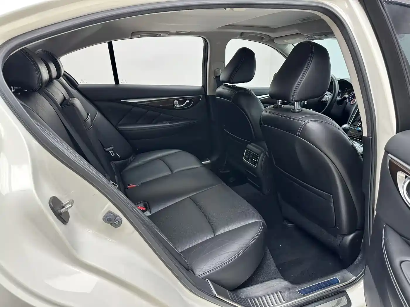 Photo 14 - Infiniti Q50L