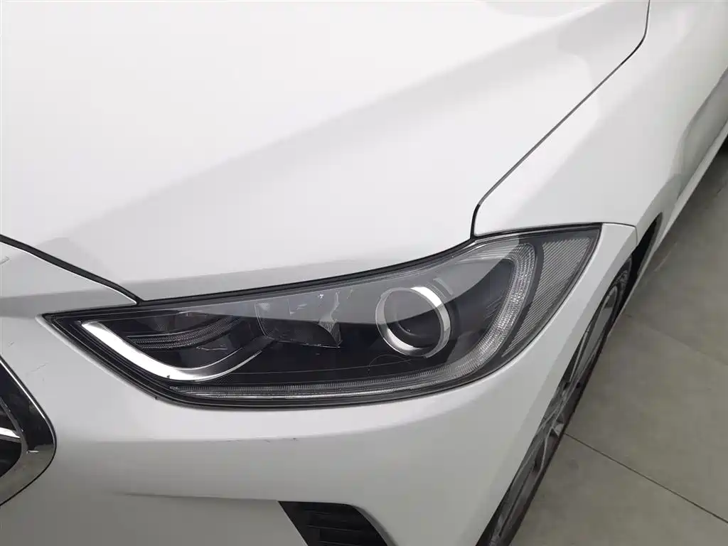 Hyundai Elantra 2016 Model 1.6L Automatic Smart Elite фото 7