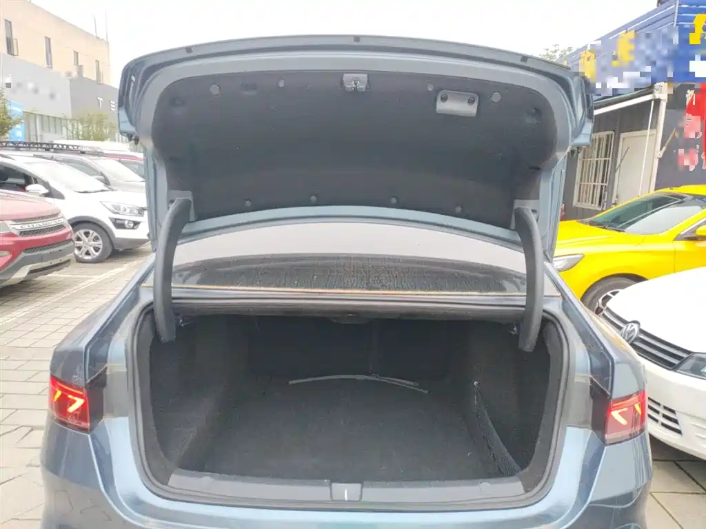 BYD Qin PLUS 2024 Glory Edition DM-i 55KM Leading фото 16