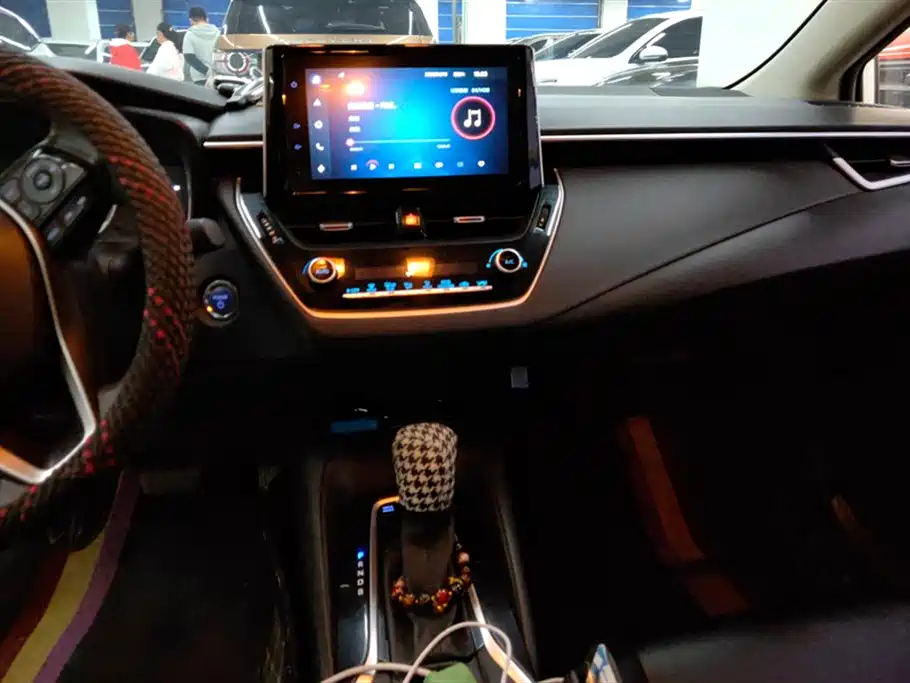 Toyota Corolla 2021 Hybrid 1.8L E-CVT Elite Edition фото 13