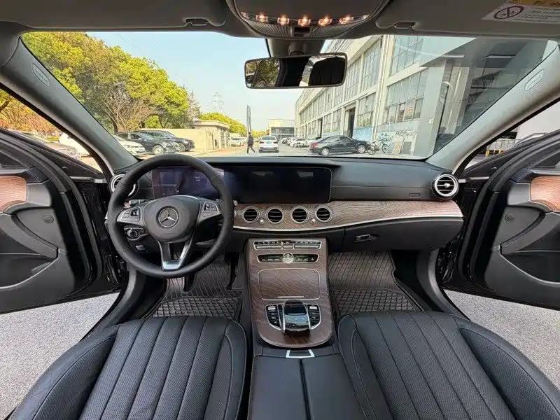 Mercedes-Benz E-Class 2018 E 300 L Luxury фото 6