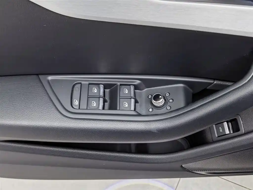 Audi A4L 2020 40 TFSI Fashion Dynamic Edition фото 9