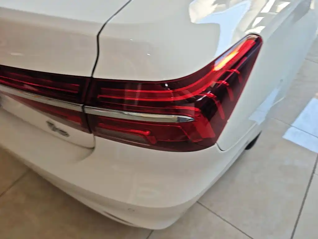 Roewe i6 2021 2020 PLUS 1.6L CVT 4G Connected Glory Flagship Edition