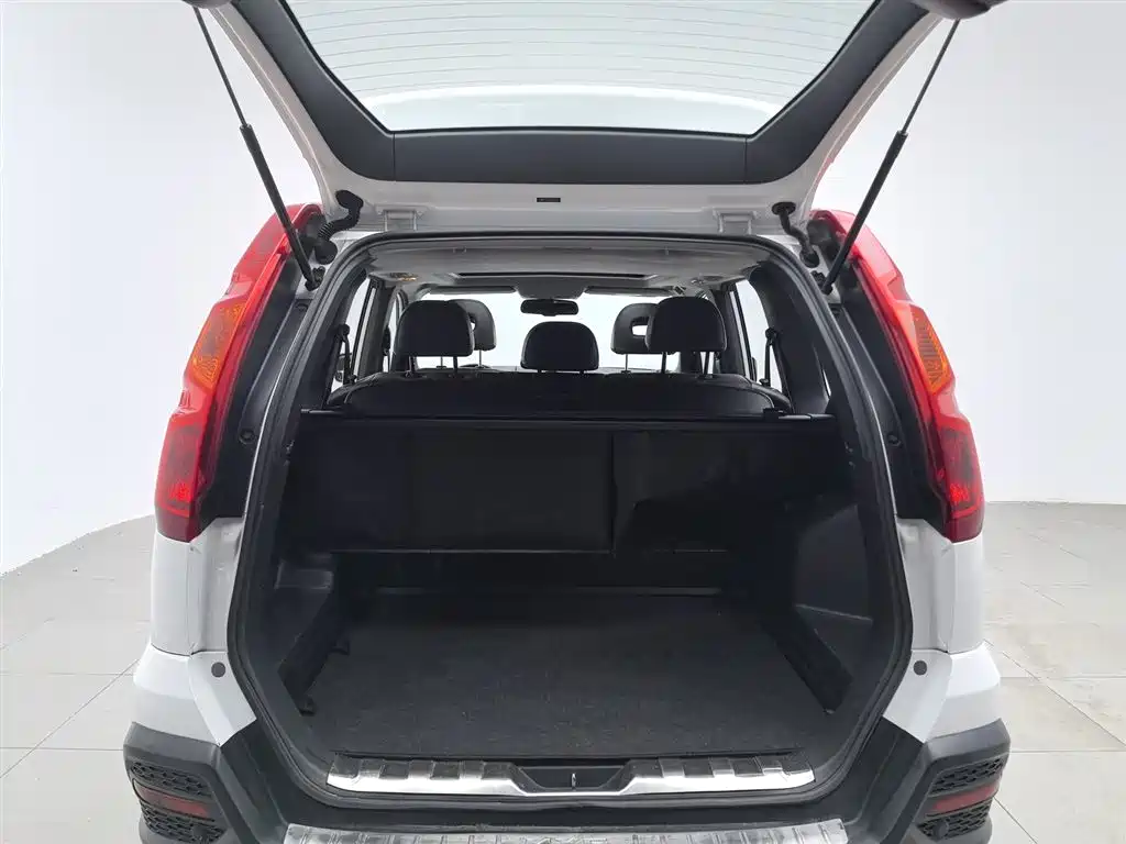 Dongfeng Fengdu MX6 2015 2015 2.0L CVT 2WD Dream Edition