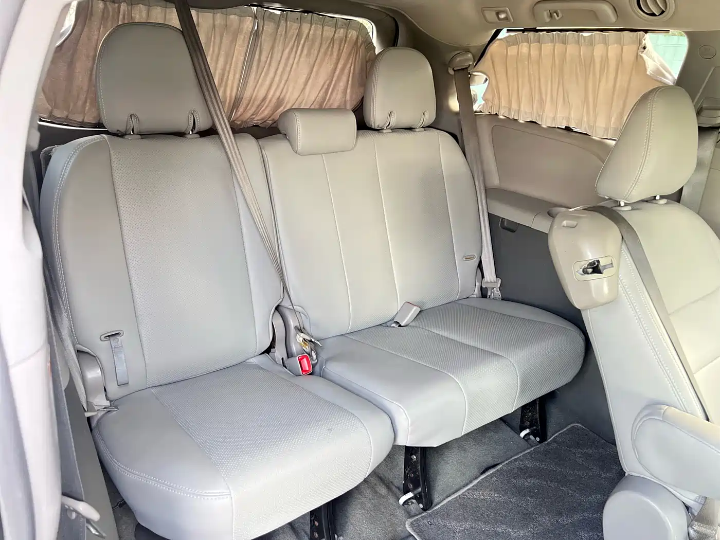 Toyota Sienna 2015 3.5L 2WD LE фото 15