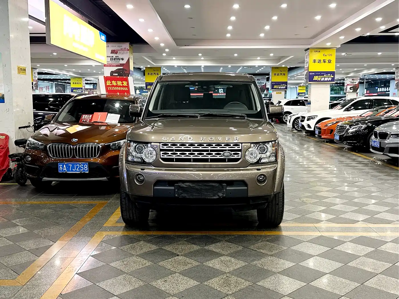 Land Rover Discovery 2011 4.0 V6 HSE фото 2