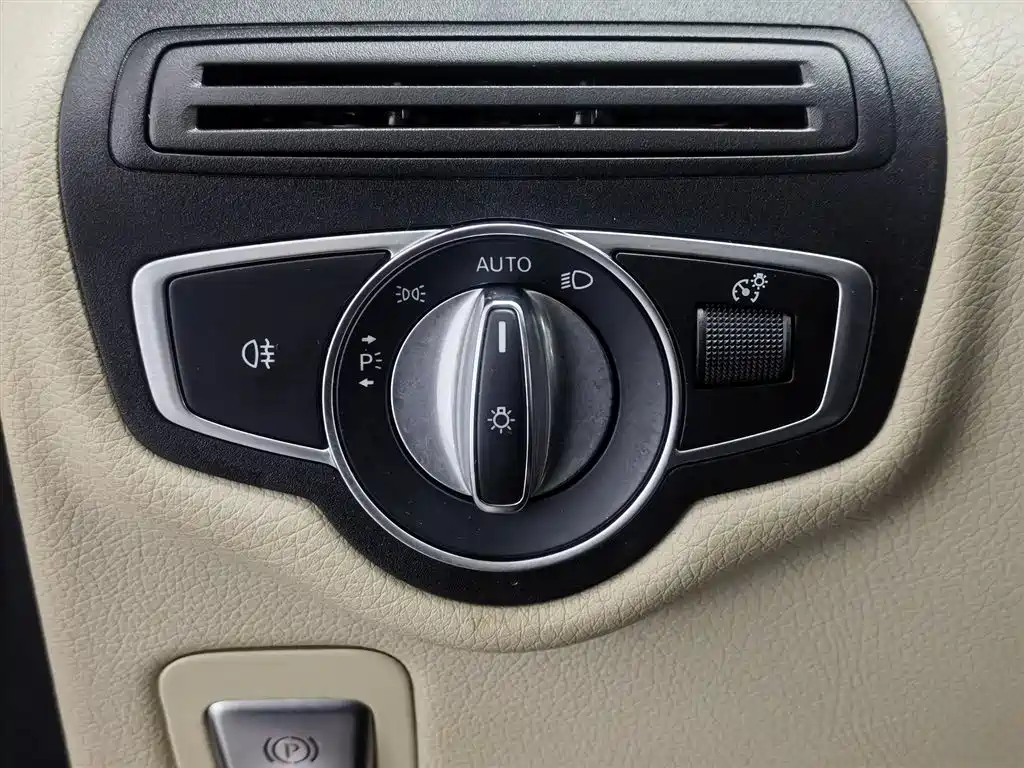 Mercedes-Benz V-Class 2018 V 260 Navigator Edition China VI фото 21