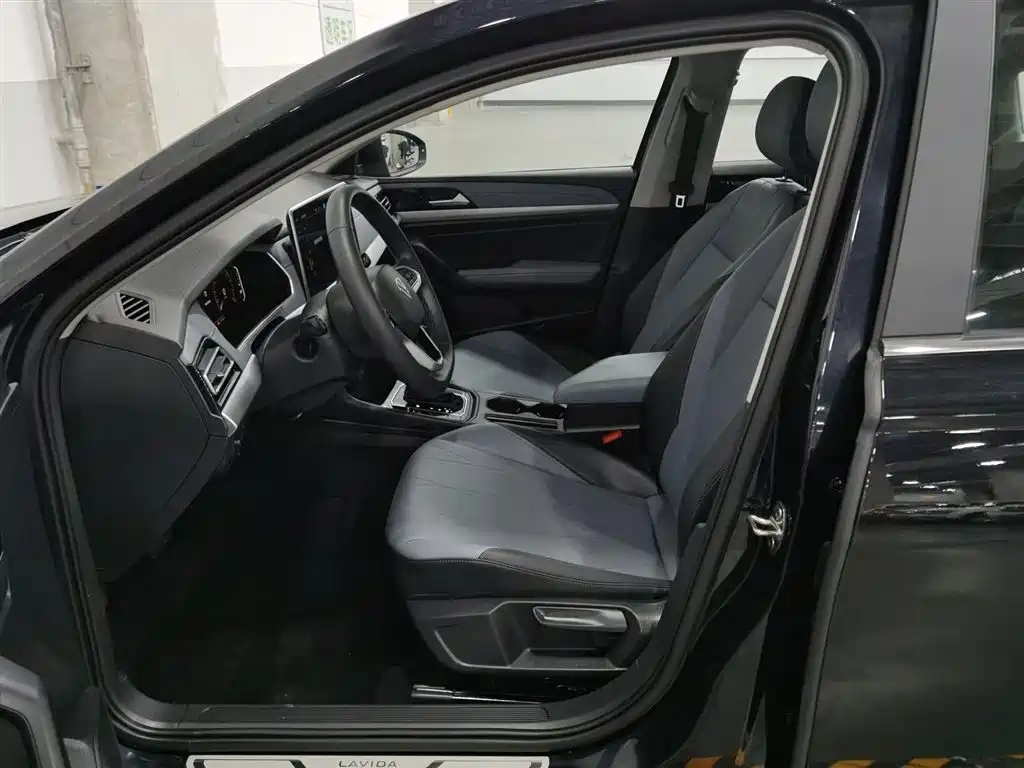 Volkswagen Lavida 2024 Model 1.5L Automatic 5 Million Edition фото 10