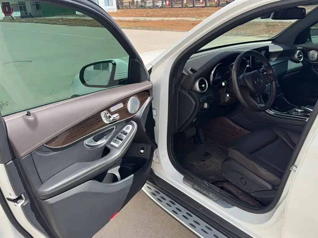 Mercedes-Benz GLC 2019 Facelift GLC 260 L 4MATIC Luxury фото 11