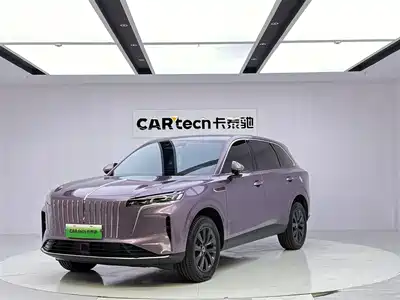 Hongqi HS6 PHEV