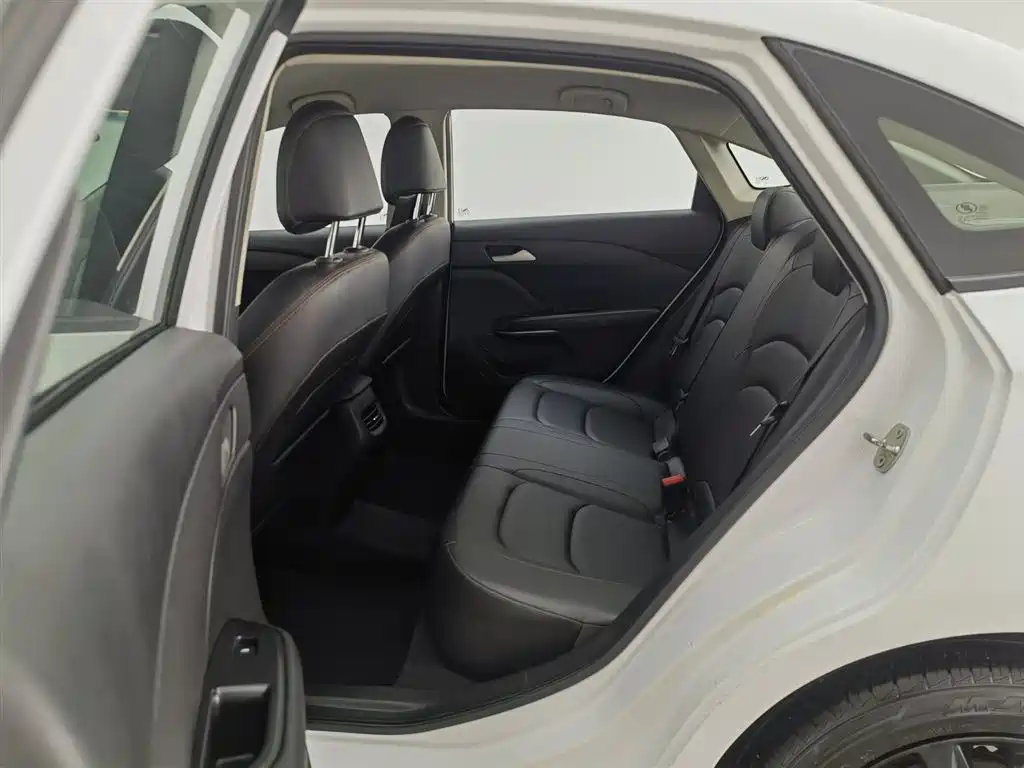 Chevrolet Monza 2020 Mild Hybrid Redline 320T Dual-Clutch Joy Edition фото 15