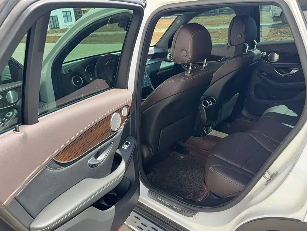 Mercedes-Benz GLC 2019 Facelift GLC 260 L 4MATIC Luxury фото 12