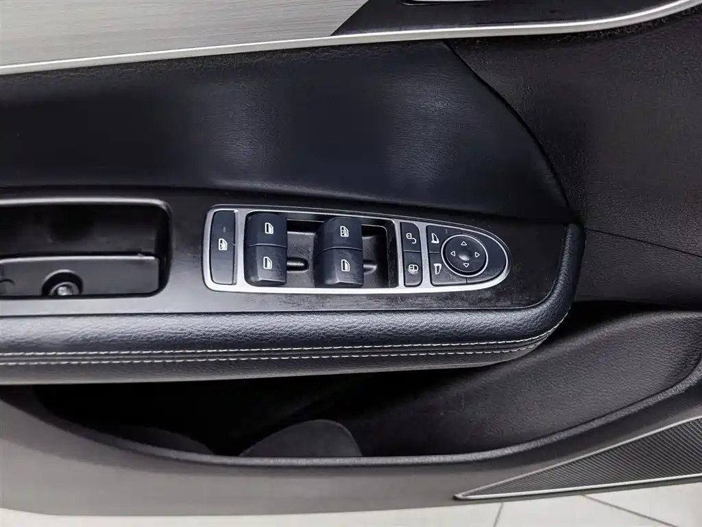 BYD Song MAX 2021 Upgrade 1.5T Automatic Luxury Edition 6-Seater фото 9