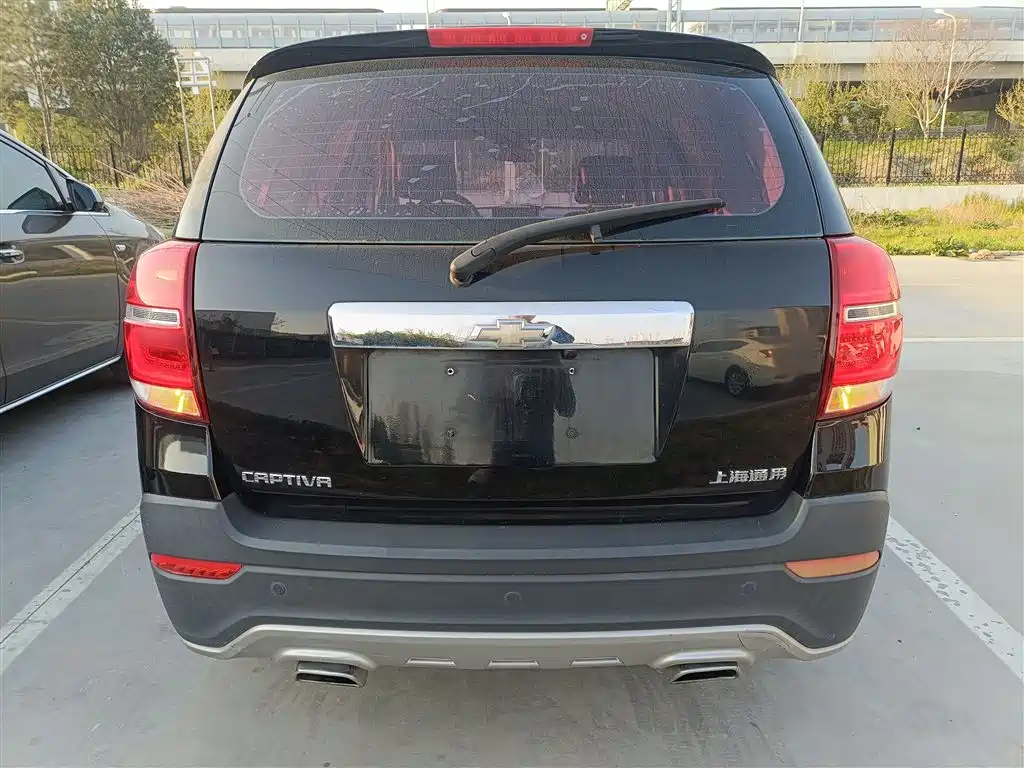 Chevrolet Captiva 2015 2.4L 2WD Urban Edition 5-seater фото 6