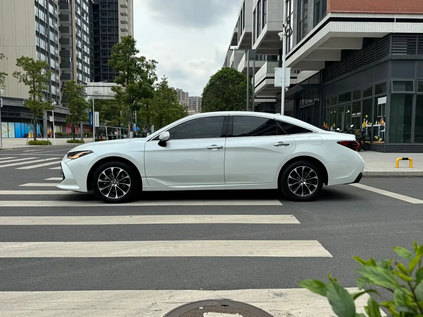 Toyota Avalon 2023 2.0L Luxury Edition фото 8