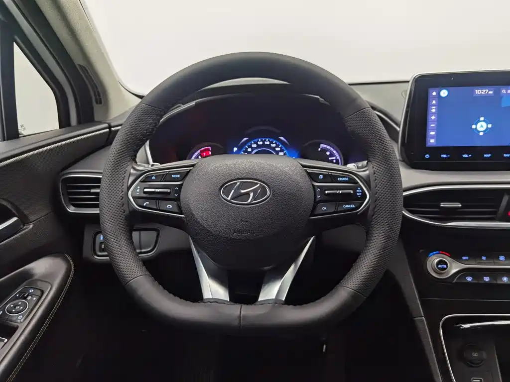 Photo 11 - Hyundai Santa Fe