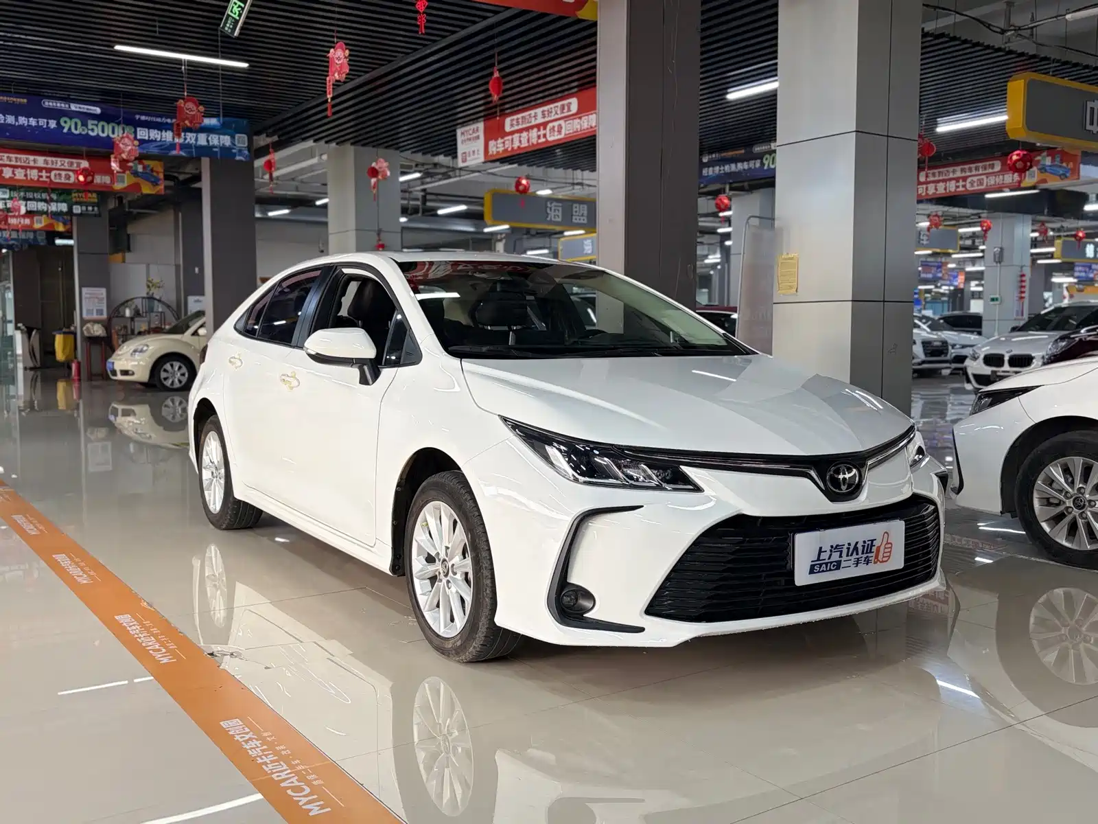 Фото 3 - Toyota Corolla