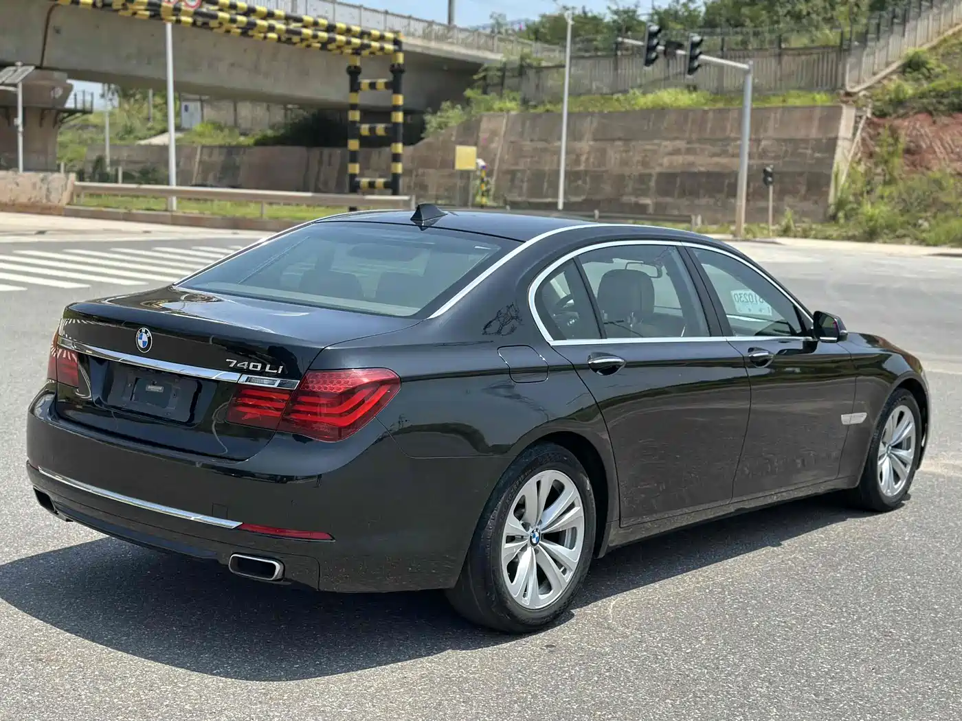 BMW 7 Series 2013 Model 730Li Leading фото 11