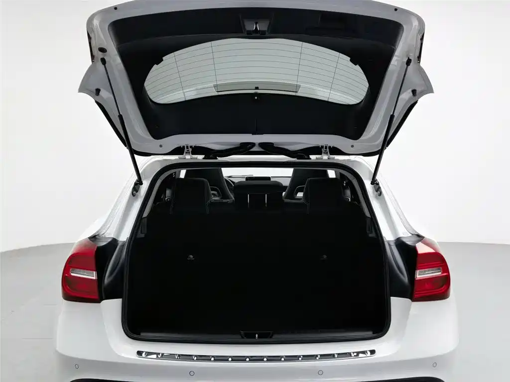 Mercedes-Benz GLA 2016 GLA 200 Fashion фото 16
