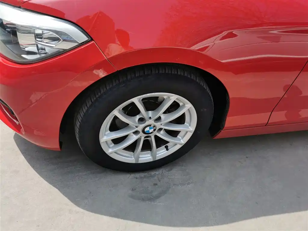 BMW 1 Series (Import) 2015 118i Leading фото 25